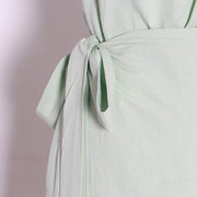 Fashionable Temperament Sexy Condole Belt Dress Female
 Product information:


 
 Product name: A-line dress
 
 Color: green/apricot


 


 Size information:


 
 
 Size
 Bust
 Waist
 Length
 
 
 One Size
 92
 90
 123
 0Designs by SAASDesigns by SAASFashionable Temperament Sexy Condole Belt Dress Female