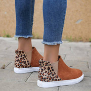 Leopard Print Flats Women V Cutout Elastic Band Shoes
 Product Information:
 
 Popular element: Stitching
 
 Toe shape: round toe
 
 Upper material :suede


 Style: Casual
 
 Applicable gender: Female
 


 Sizes :35,36kSAAS Merch DesignDesigns by SAASLeopard Print Flats Women