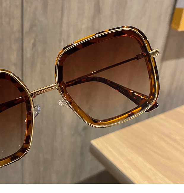 Retro Big Frame Square Brown Sunglasses For Women
 Specification:
 
 Style: Individuality, elegant, avant-garde, gorgeous, classical, simple and comfortable
 
 Applicable gender: Female frame
 
 Suitable for face: MSAAS Merch DesignDesigns by SAASRetro Big Frame Square Brown Sunglasses
