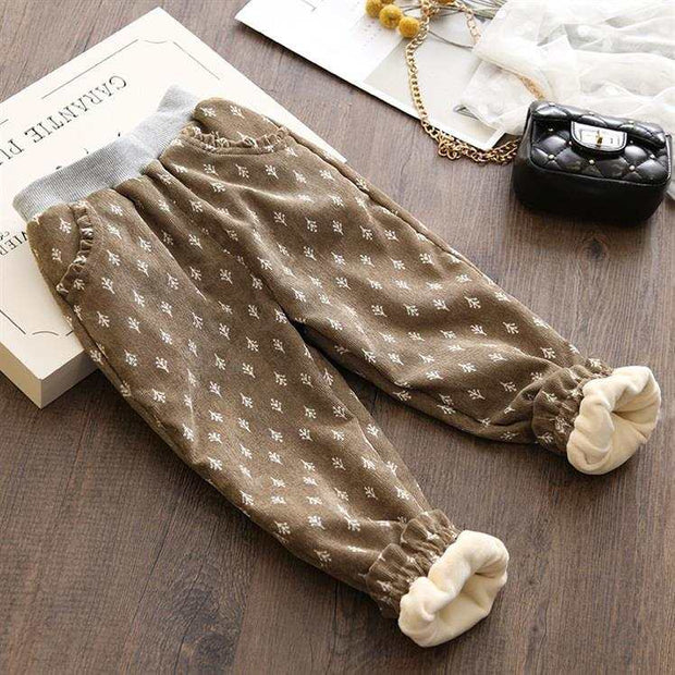Children's trousers Plush for women
 Applicable age: 2 years old, 3 years old, 4 years old, 5 years old, 6 years old and 7 years old
 
 Fabric: flannel
 
 Open crotch or not: no crotch
 
 Style: KoreahSAAS Merch DesignDesigns by SAAStrousers Plush
